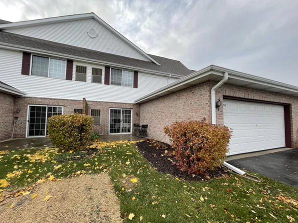 4782 S Forest Point Blvd, New Berlin, WI 53151