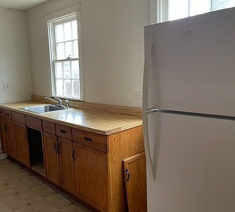 4th image of 226 Combs Dr