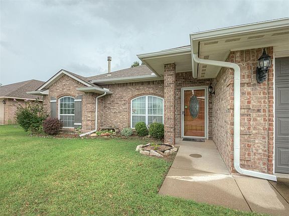 3rd image of 500 Apple Tree Ln