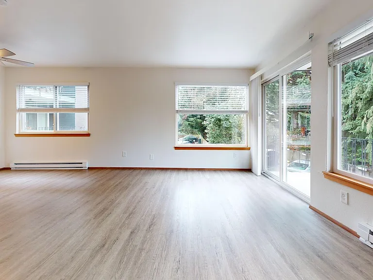 Greenwood Vista Apartments — Photo 4