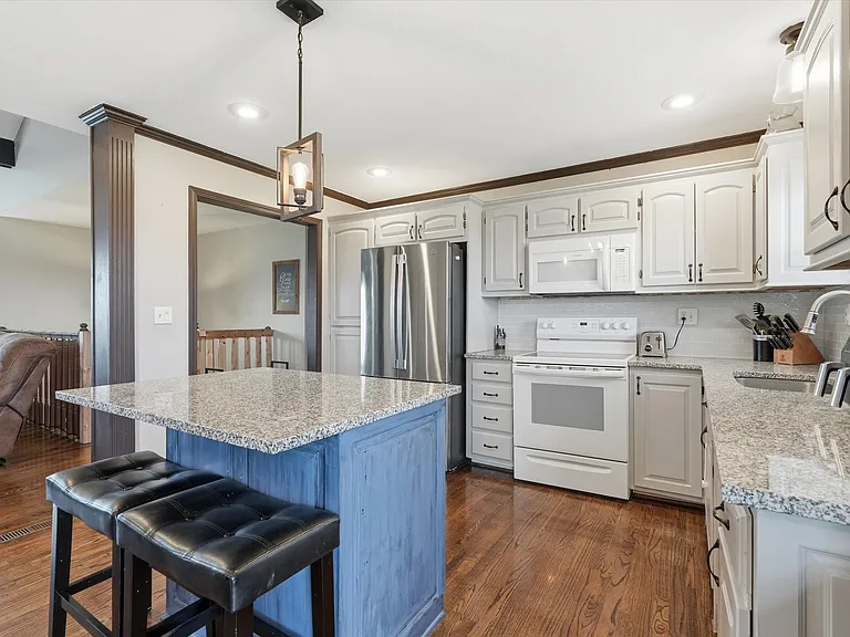 12200 Hollingsworth Rd — Photo 44