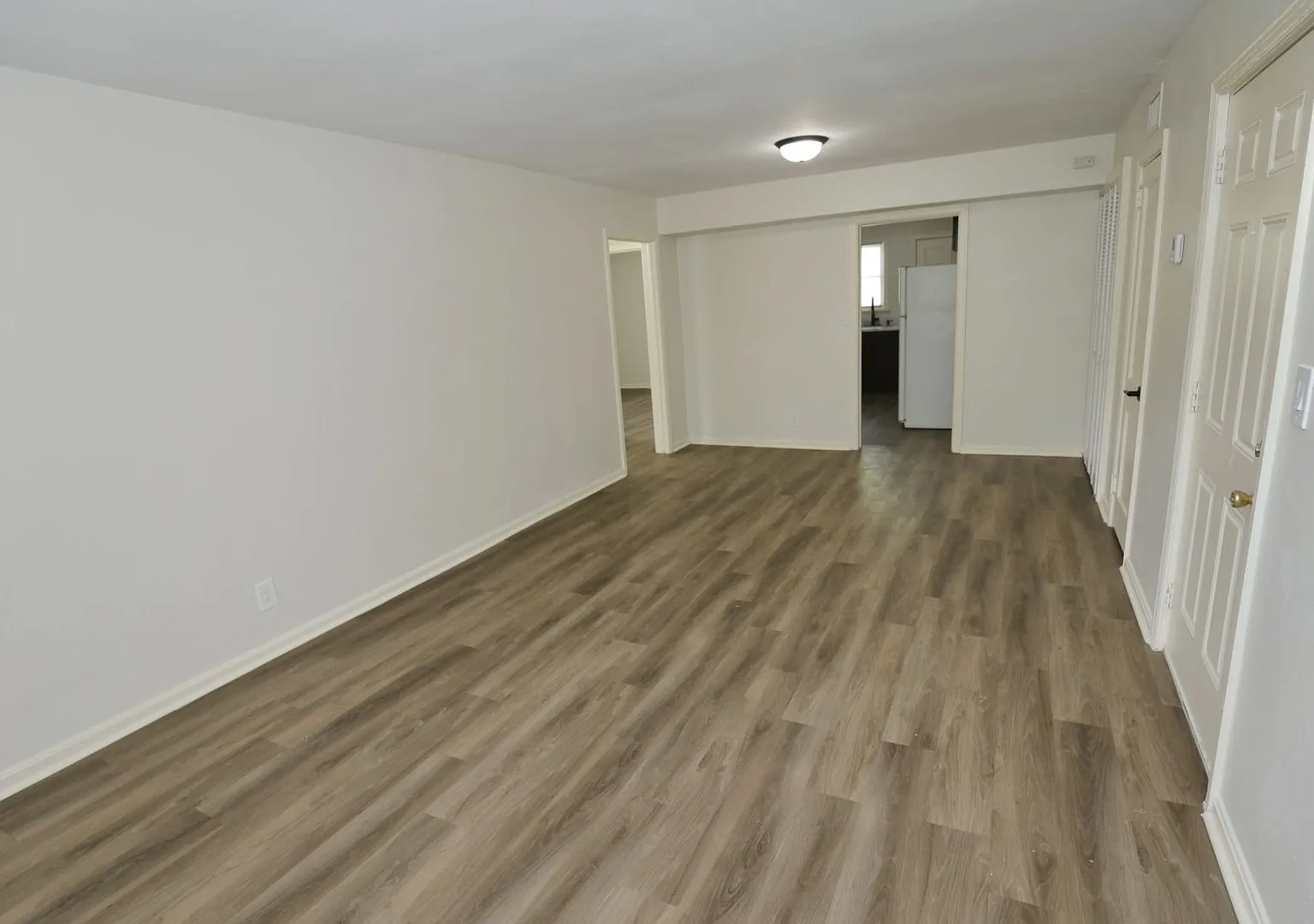 1420 Marguerite Avenue — Photo 3