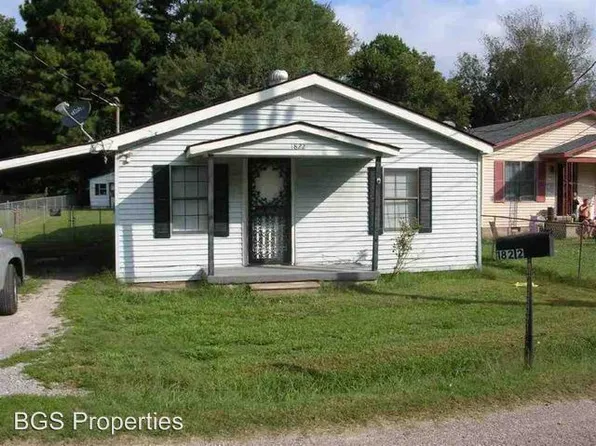 1822 Schaffer St, Dyersburg, TN 38024
