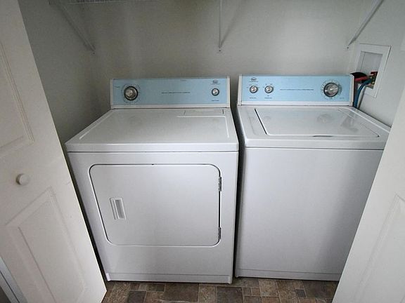 4th image of 267 S Liberty St APT B