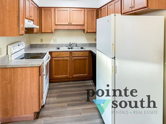 3rd image of 363 Bluefish Dr #F
