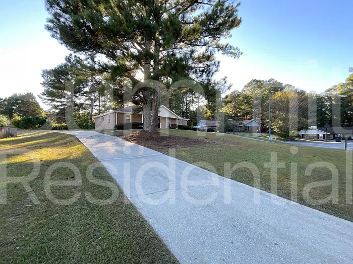 2 bed, 1.0 bath, 1113 sqft, $1,445 — Photo 2