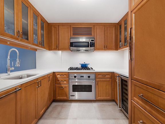 3rd image of 205 E 85th St APT 6J
