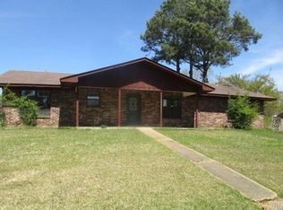 1062 Binns Dr, Monticello, AR 71655