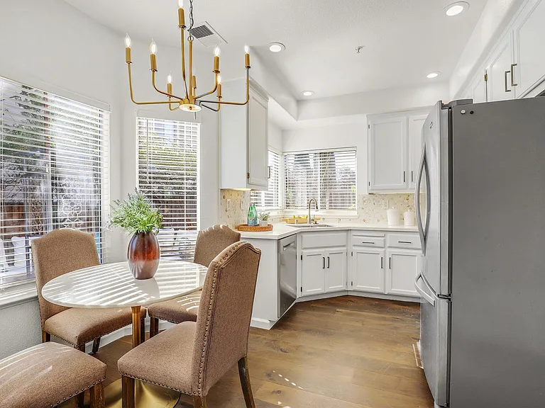 8516 Peachtree Ave — Photo 7
