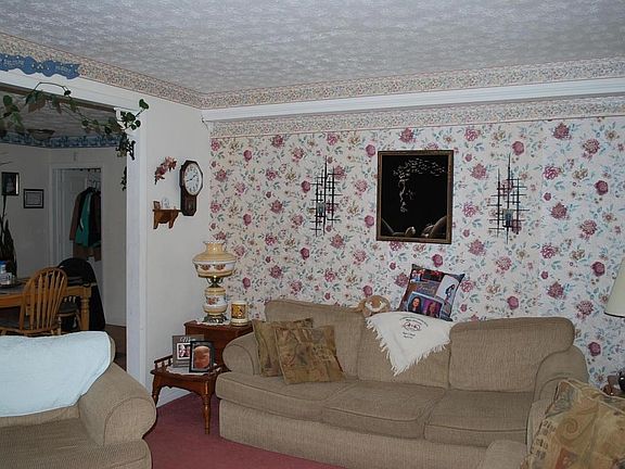 3rd image of 19945 Woodsview Dr