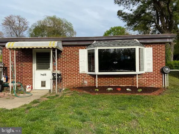 7678 Berry Dr, Pasadena, MD 21122