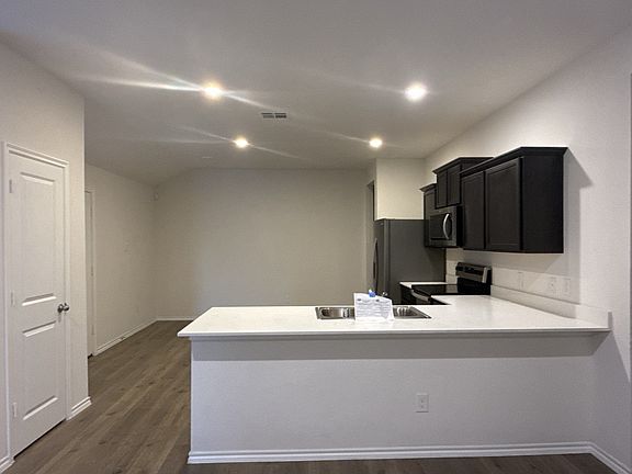 3rd image of 1050 Rio Bravo Dr