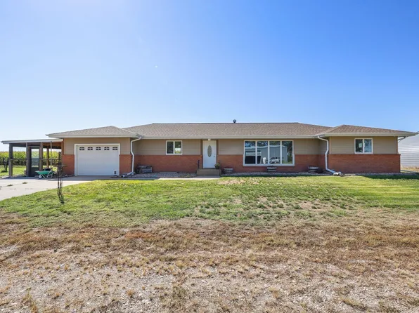 13745 W Oregon Trail Rd, Roseland, NE 68973