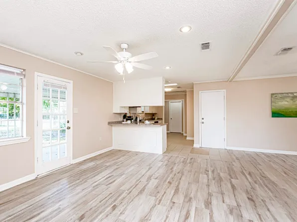 16726 Pernecia Ave, Greenwell Springs, LA 70739