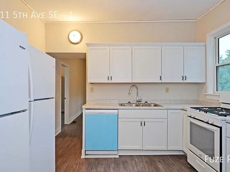 511 5th Ave SE #1 — Photo 16