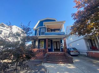 211 E 3rd St #2, Brooklyn, NY 11218