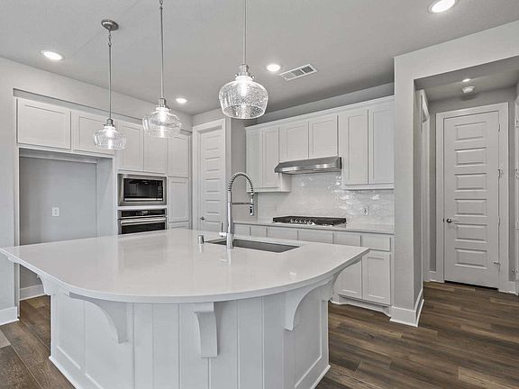 2nd image of 2229 Stella Ln