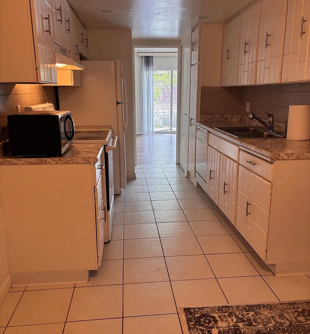 Charming 2-Bed, 1.75-Bath Condo for Rent in Salt Lake City - $2000/mo — Photo 3