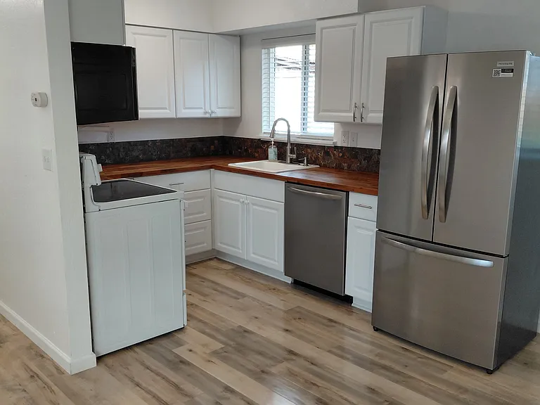 411 SW Westholm Ave — Photo 26