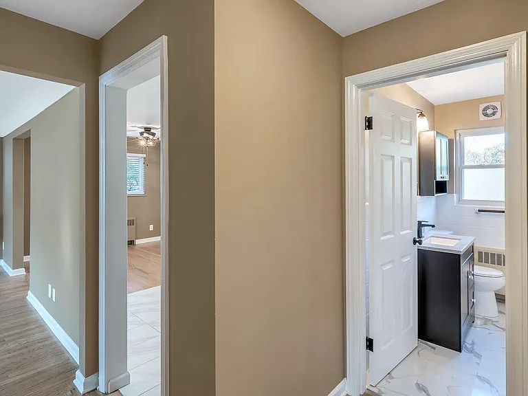 2886 Temple Ave — Photo 14