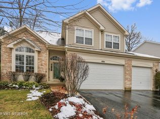 1884 S Warbler Ct, Libertyville, IL
