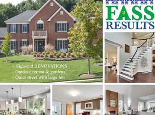 10513 Dunn Meadow Rd, Vienna, VA 22182