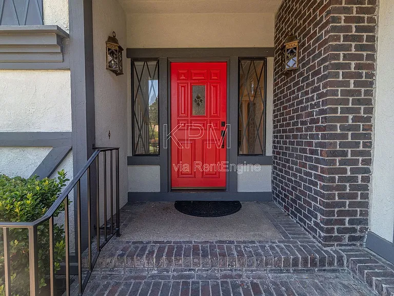 672 Cypress Run — Photo 2