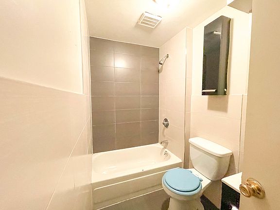 5th image of 160 Cornelia St APT 1