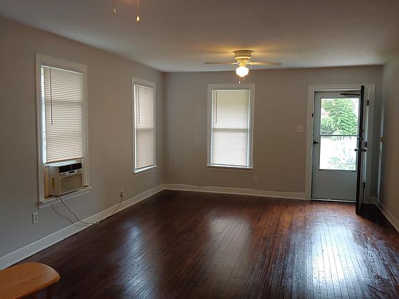 Living room (new window unit installed since picture)