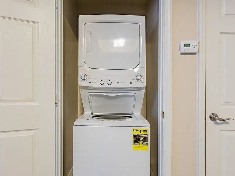 Colonial Commons — Photo 12