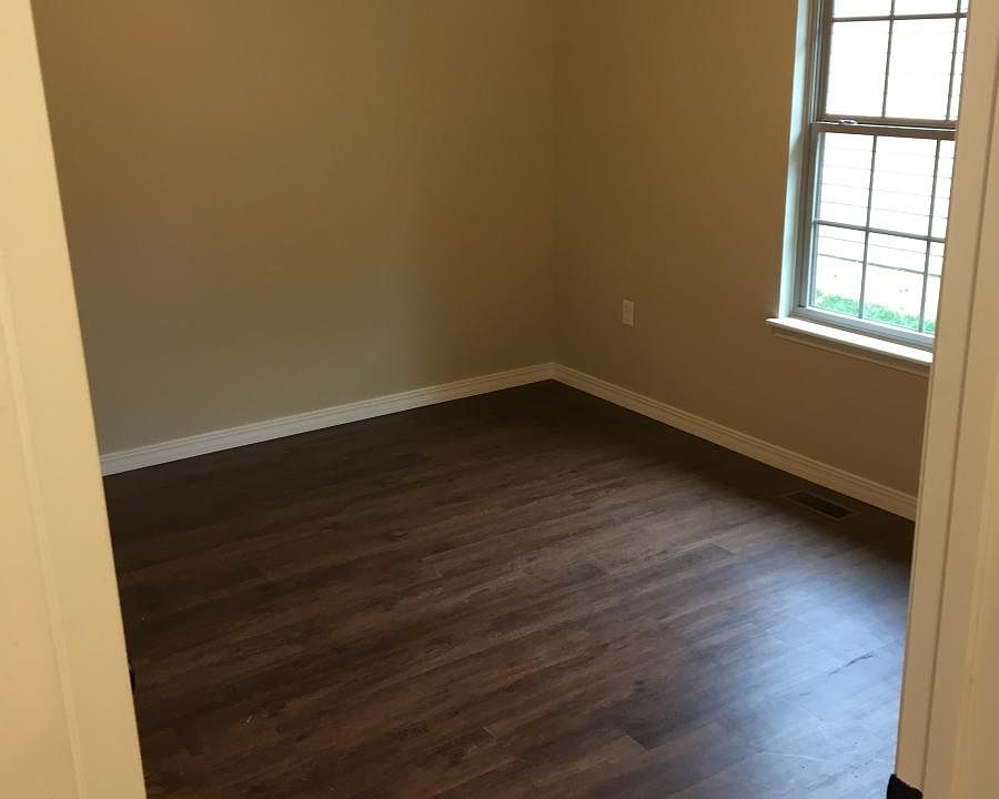 944 W Meadowmere St, Springfield, MO 65807 Zillow