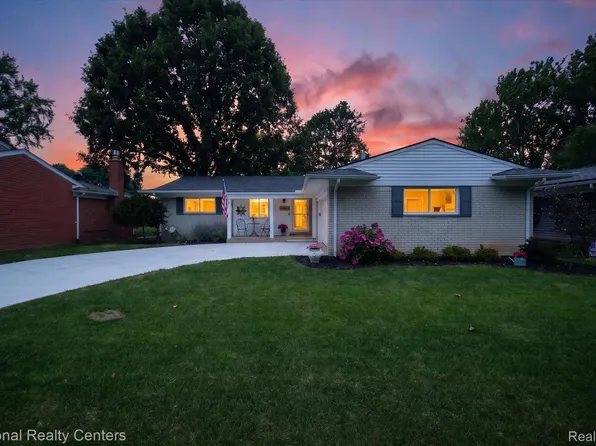 36756 Sherwood St, Livonia, MI 48154