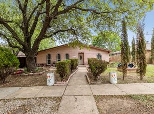 7304 Chinaberry Rd, Dallas, TX 75249