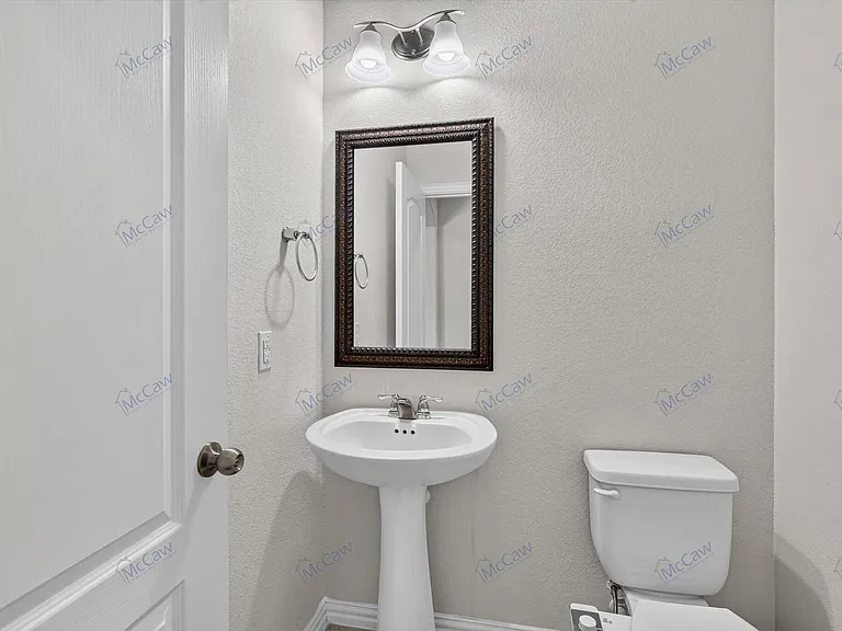 1314 Torrington Ln — Photo 18