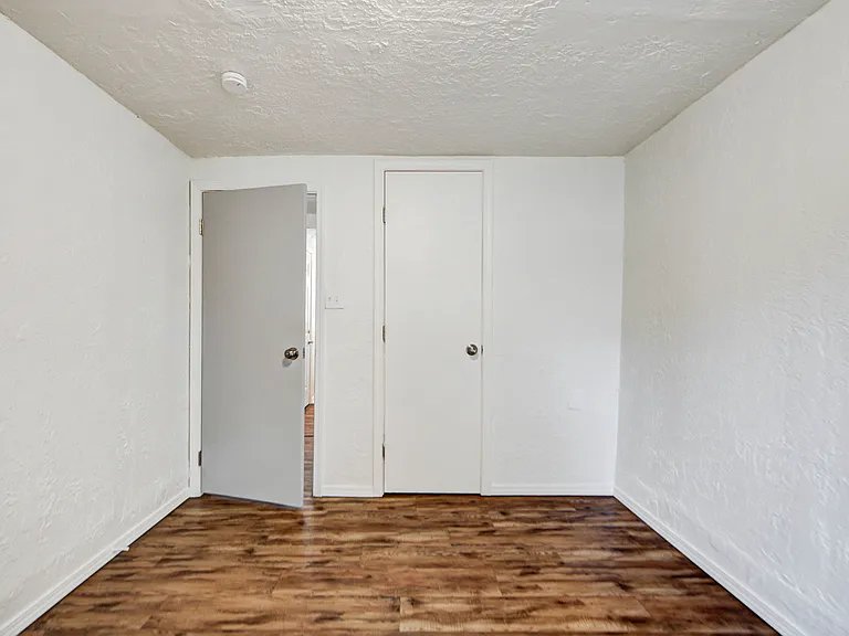 204 S Stewart Ave — Photo 16