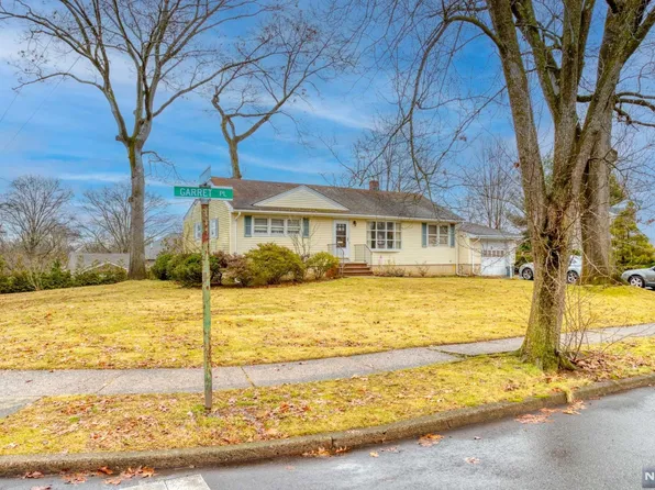 3 Garret Pl, Glen Rock, NJ 07452