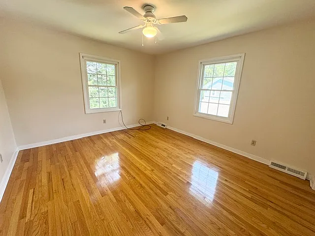 7 Regina Ct #4 — Photo 10
