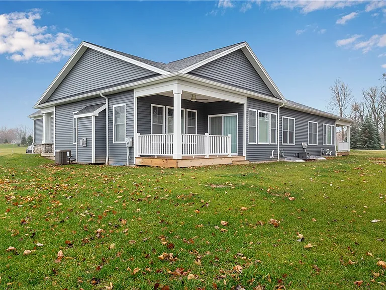 1352 Creeks Edge Dr — Photo 4