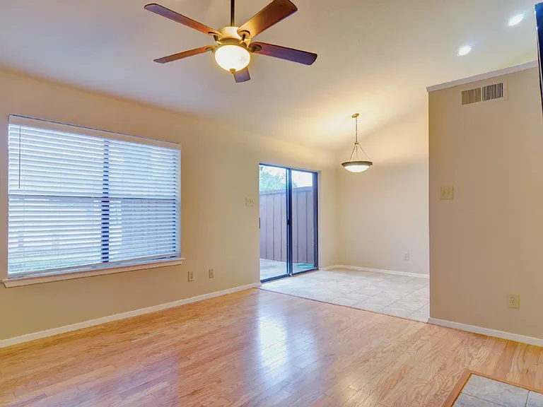 5700 Cedar Creek Dr — Photo 3