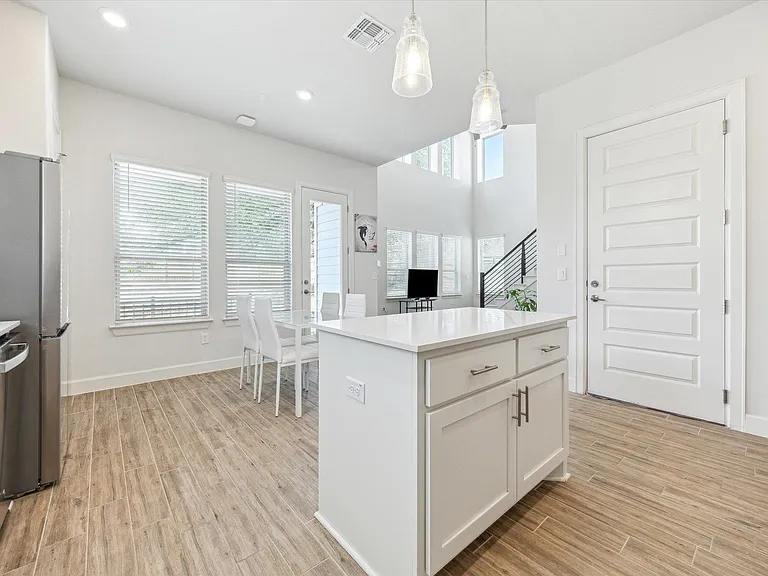 806 Dayton Dr — Photo 14