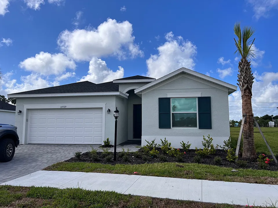 17729 Saddleback Loop