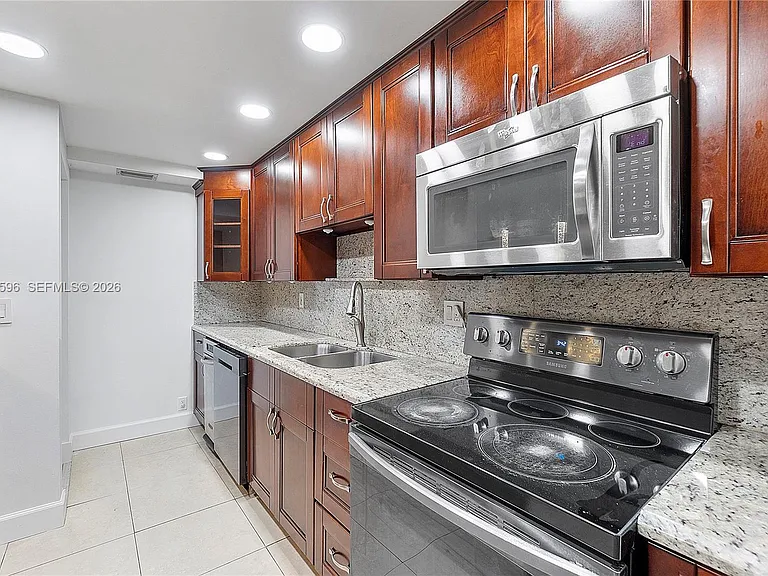 398 Fern Dr #10-6 — Photo 16