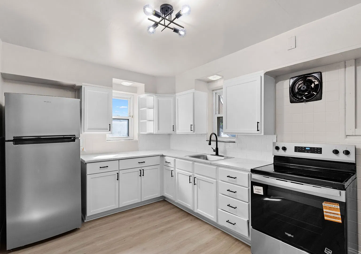 Freshly Renovated 5BR/3BA Single-Family Home 3,000 Sq Ft of Space! — Photo 1