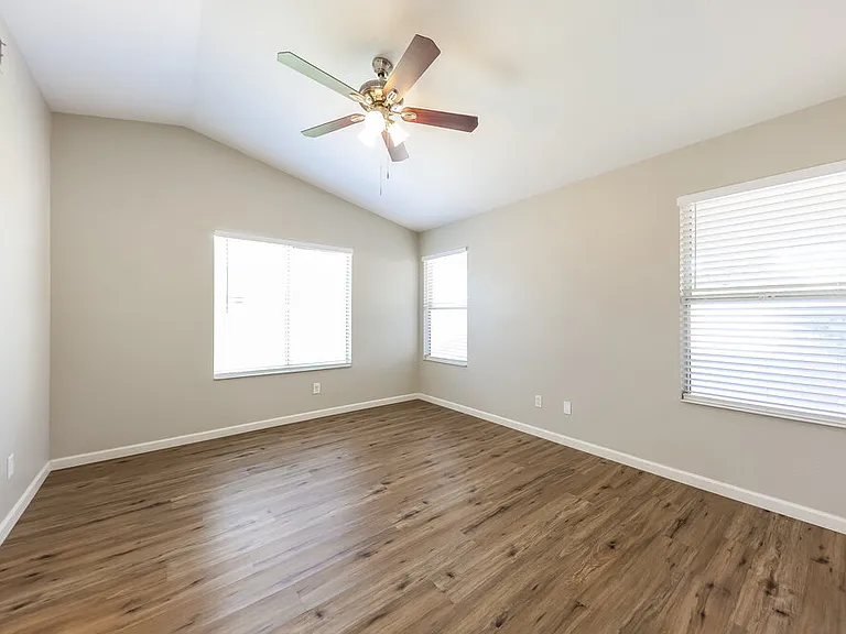 7427 W Tina Ln — Photo 10