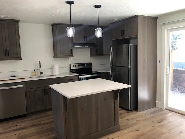 1406 E Hays St — Photo 3
