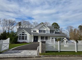 5 Sander Ct, Middle Island, NY