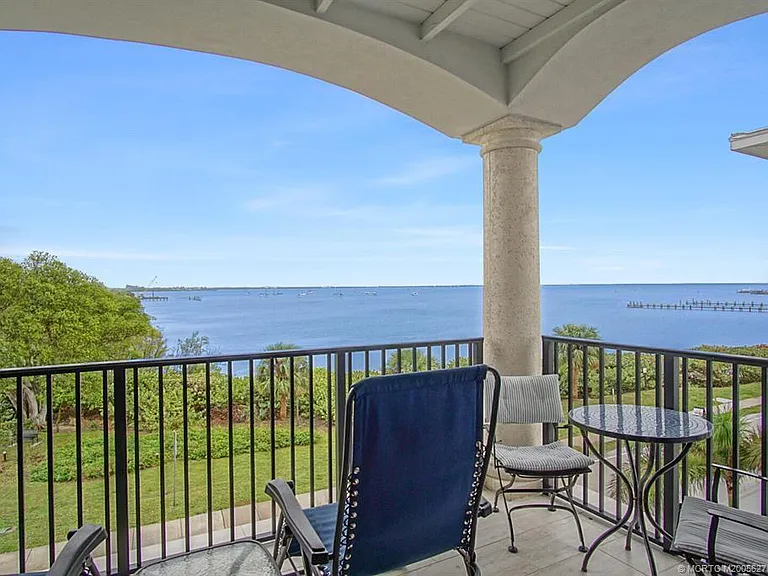3736 NE Indian River Dr — Photo 18