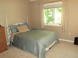 7 Trinity Dr, Tyngsboro, MA 01879