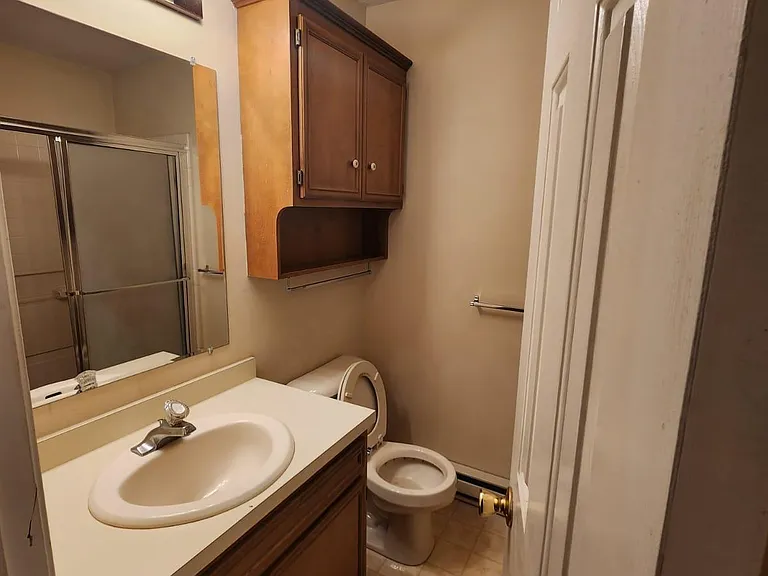950 Cold Spring Rd #5 — Photo 3
