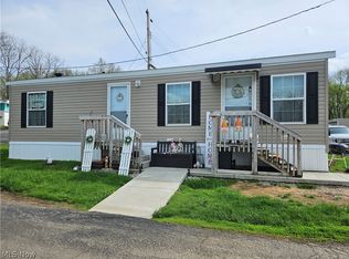 81 Hyland Dr, Akron, OH 44312